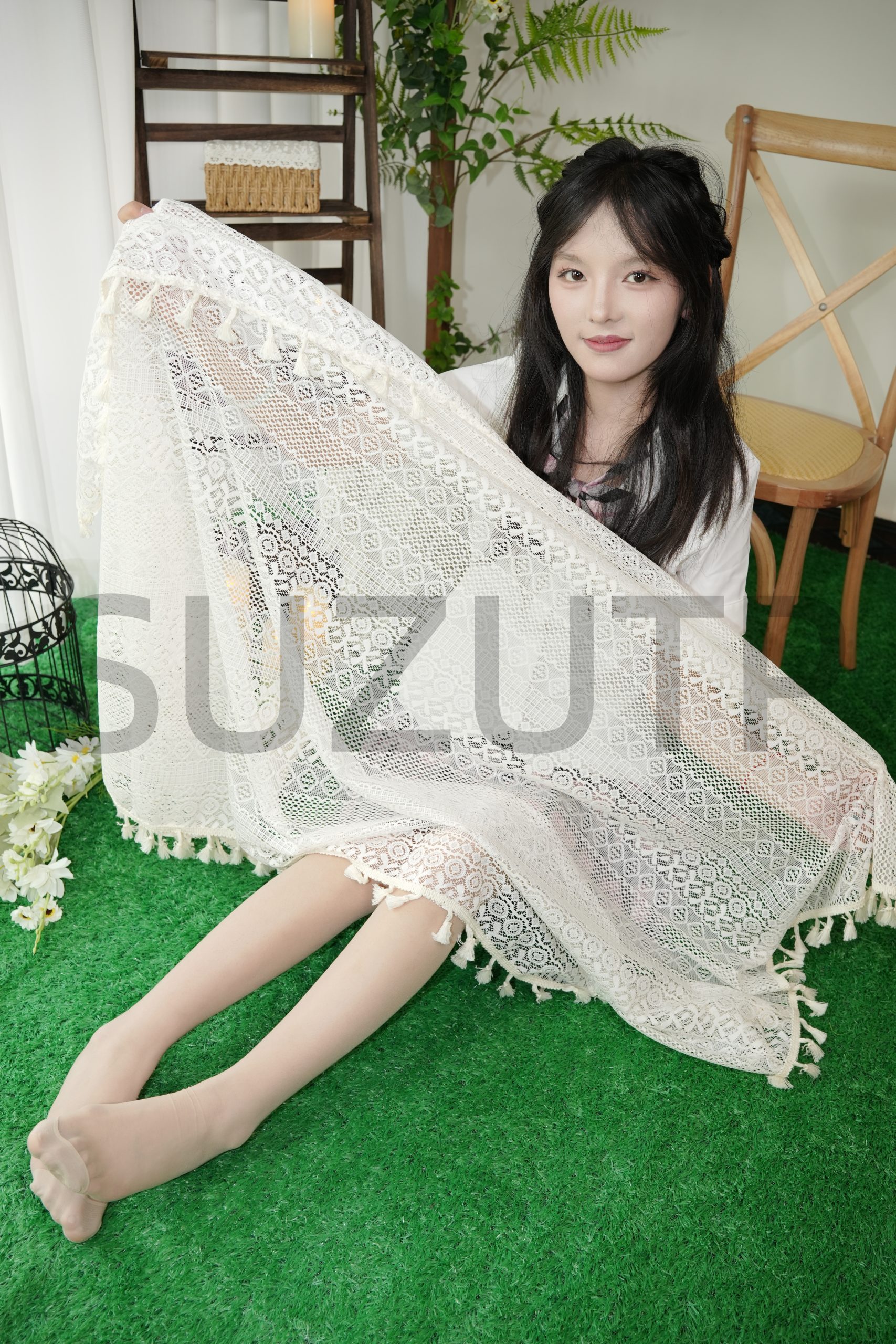 第25期-小绕-绿坪上的格裙少女！-[269张图片+25分钟视频]-