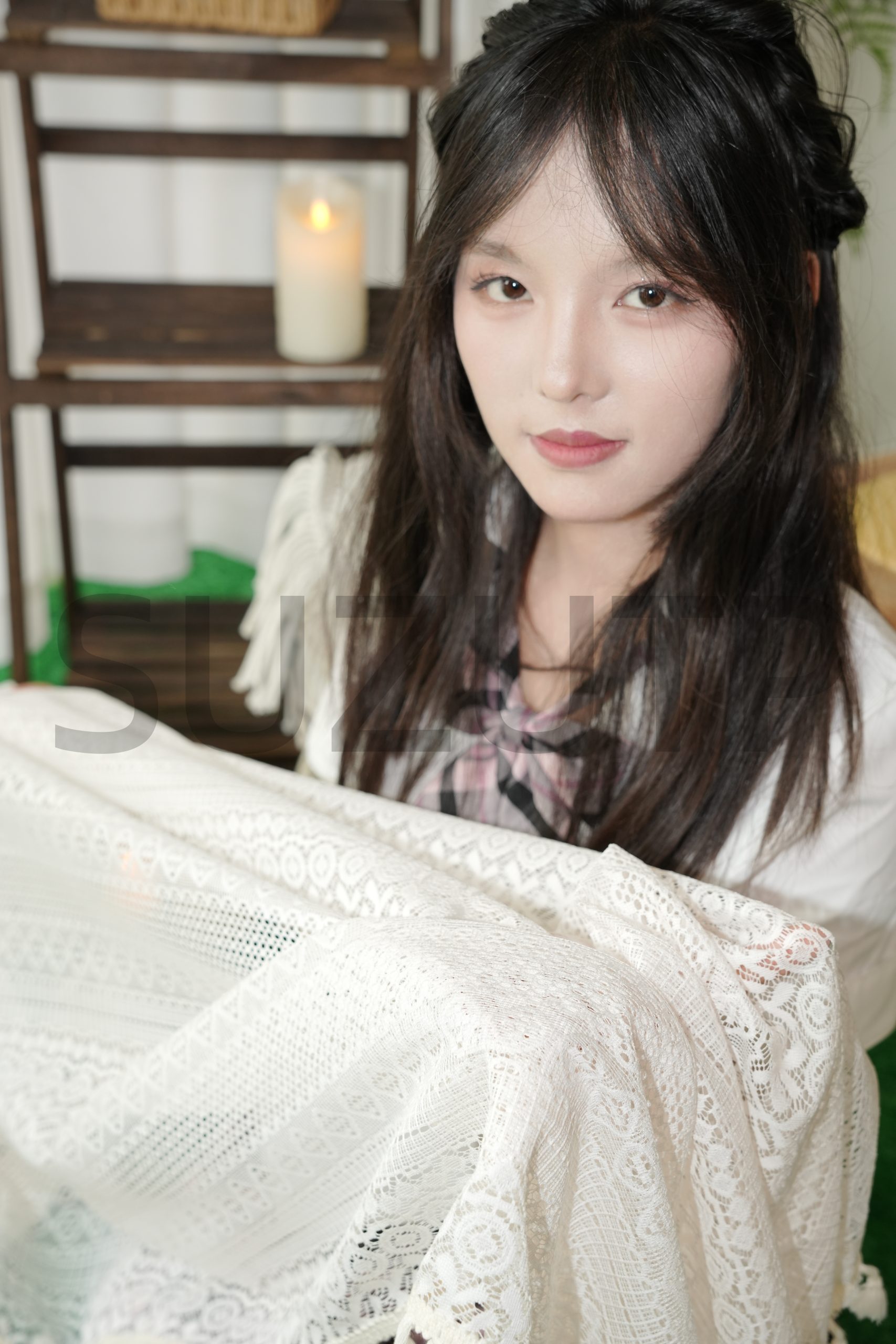 第25期-小绕-绿坪上的格裙少女！-[269张图片+25分钟视频]-