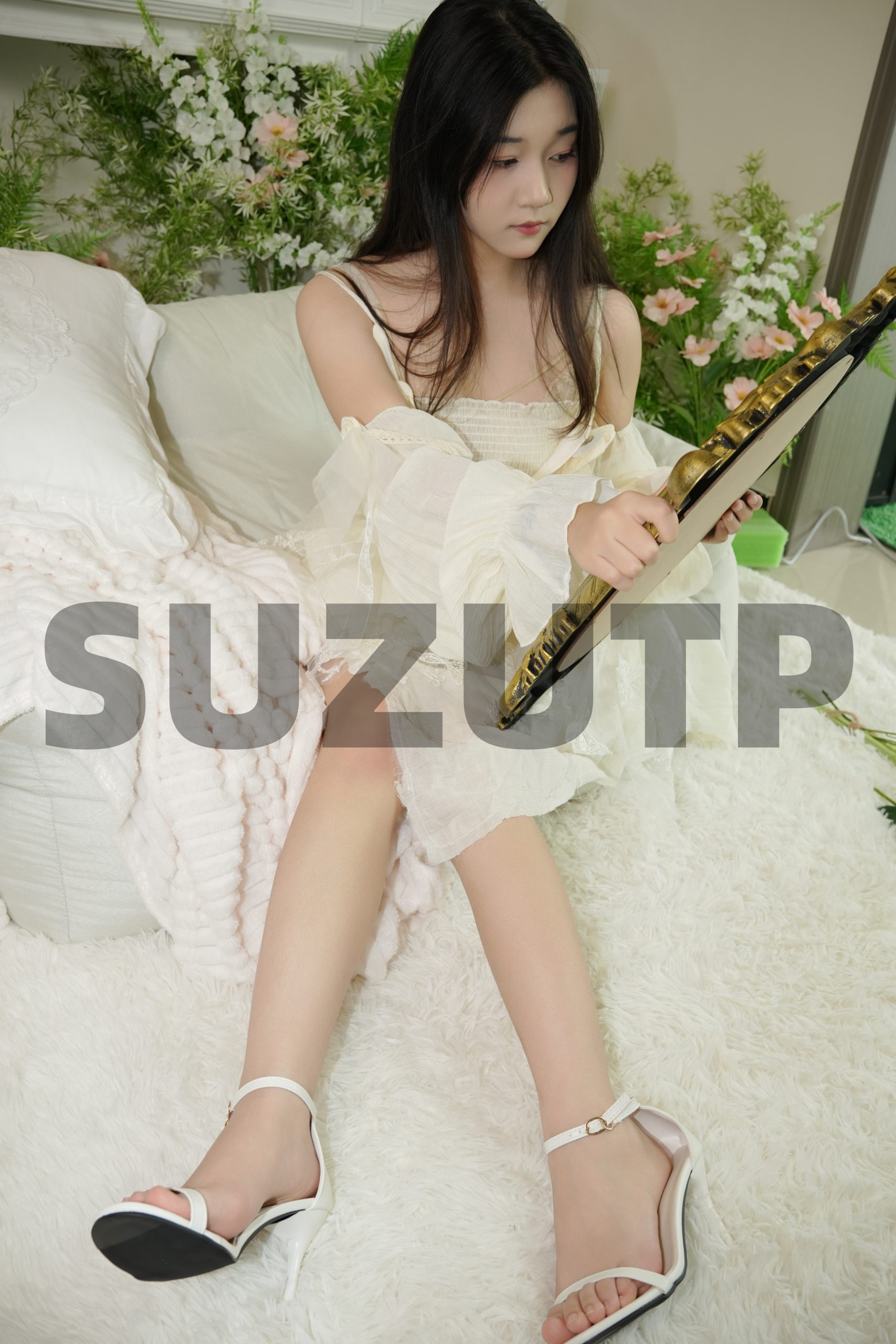 第49期-鑫鑫-花影里的纯欲瞬间！-[276张图片+26分钟视频]-
